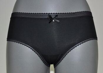Eva Sybille Zwart Short