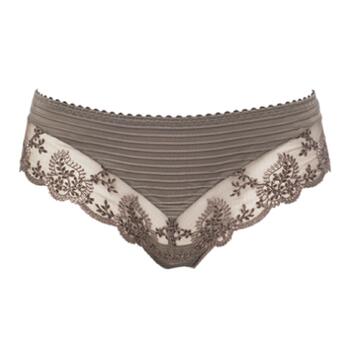 Louisa Bracq Elise Bruin Short