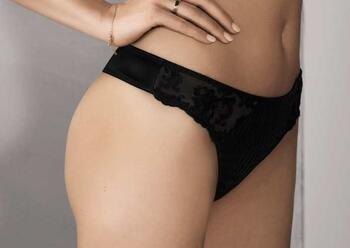 Rosa Faia Charlize Zwart String