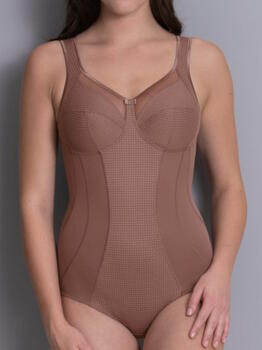 Anita Clara Berry Body