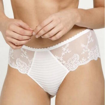 Louisa Bracq Elise Wit Short