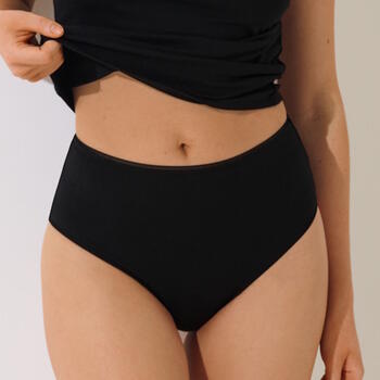 Lisca Emma Zwart High Brief