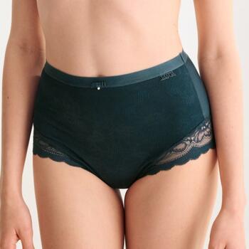 Lisca Evelyn Groen High Brief