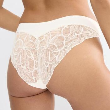 Triumph Body Make-Up Illusion Lace Gebroken Wit Slip