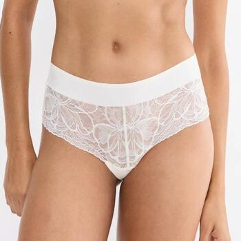 Triumph Body Make-Up Illusion Lace Gebroken Wit Short