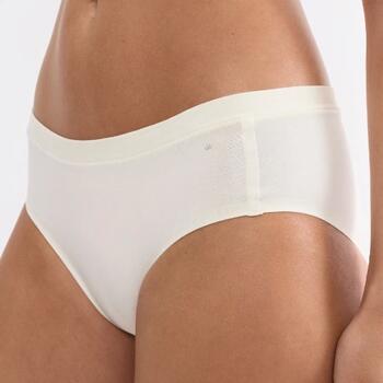 Triumph Smart Natural Gebroken Wit Short