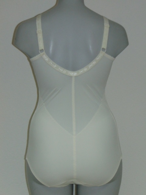 Naturana Amira ivoor body