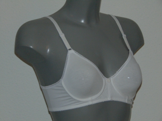 Elbrina Basic wit niet voorgevormde bh