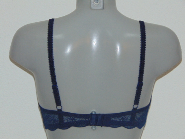 Cybéle Embroidery marine blauw niet voorgevormde bh