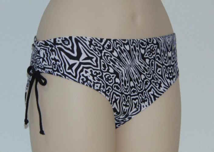 Sapph Badmode Mamia roze bikini broekje