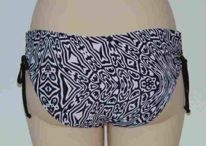 Sapph Badmode Mamia roze bikini broekje