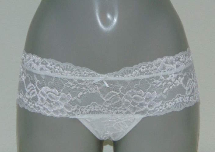 Missya Nicole wit string