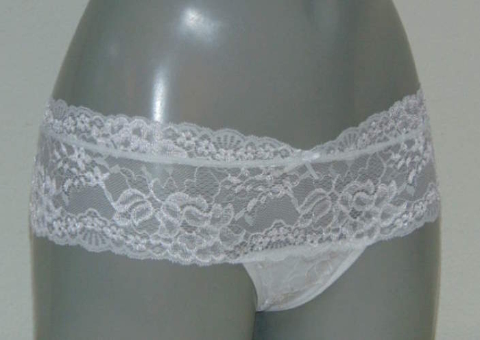 Missya Nicole wit string