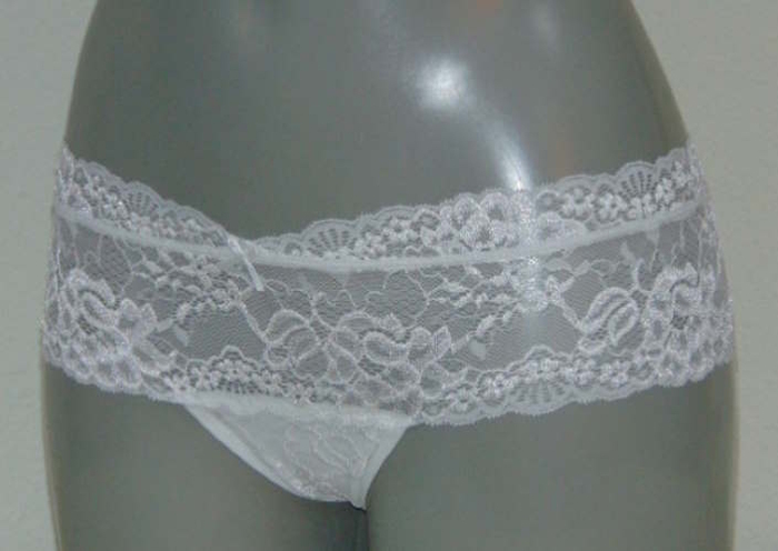 Missya Nicole wit string