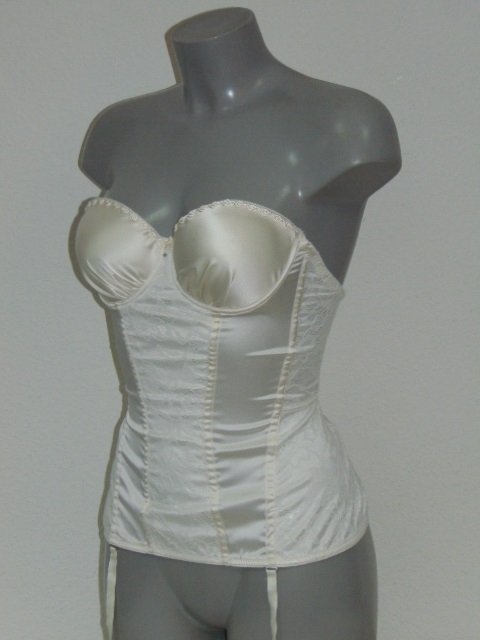 Eva Serena ivoor body