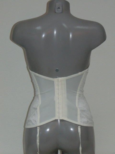 Eva Serena ivoor body
