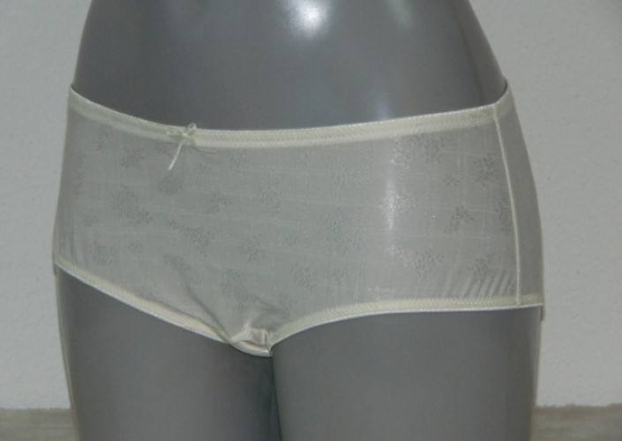 Eva Jaquard ivoor short