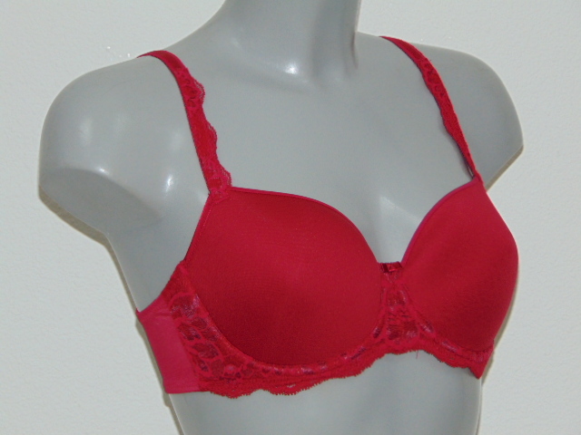 Triumph Amourette Charm rood voorgevormde bh