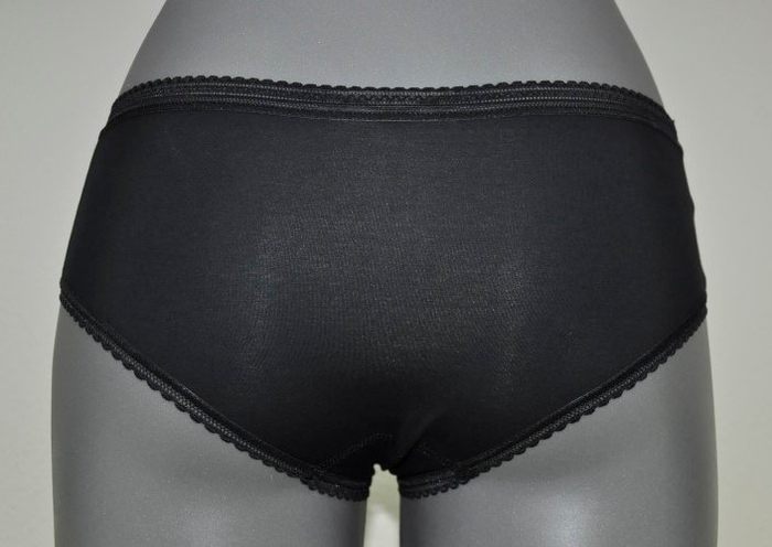 Eva Sybille zwart short