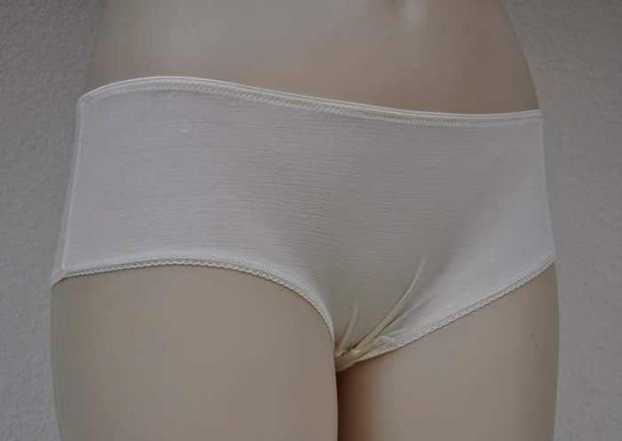 Eva Silk ivoor short