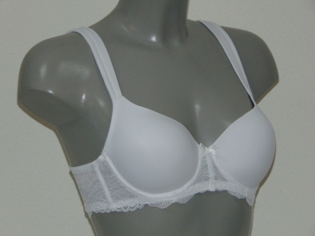 Elbrina Embroid wit voorgevormde bh