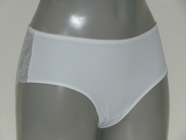 Elbrina Embroid wit short