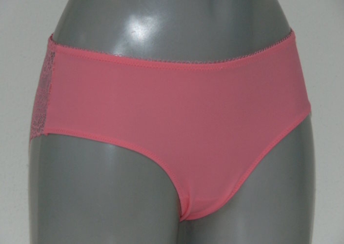 Elbrina Embroid roze short