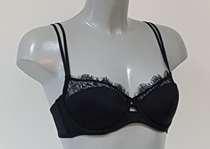 DDO Special F4P zwart voorgevormde bh