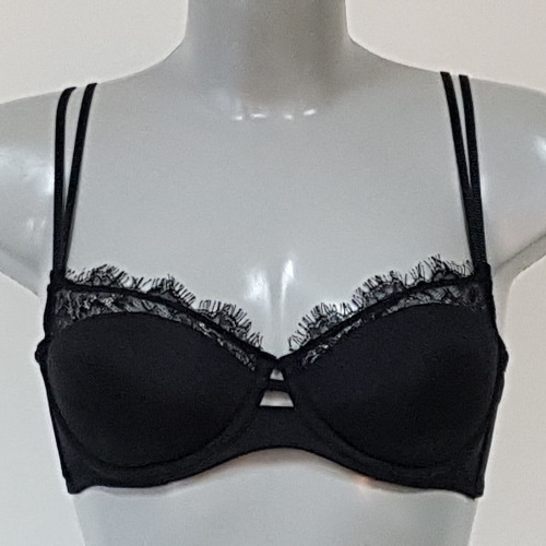 DDO Special F4P zwart voorgevormde bh