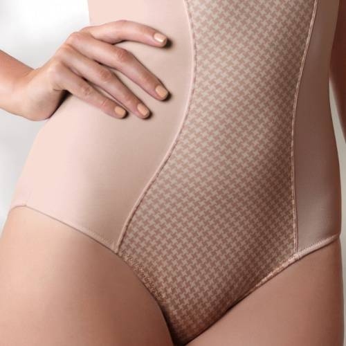 Rosa Faia Josephine zalm roze body
