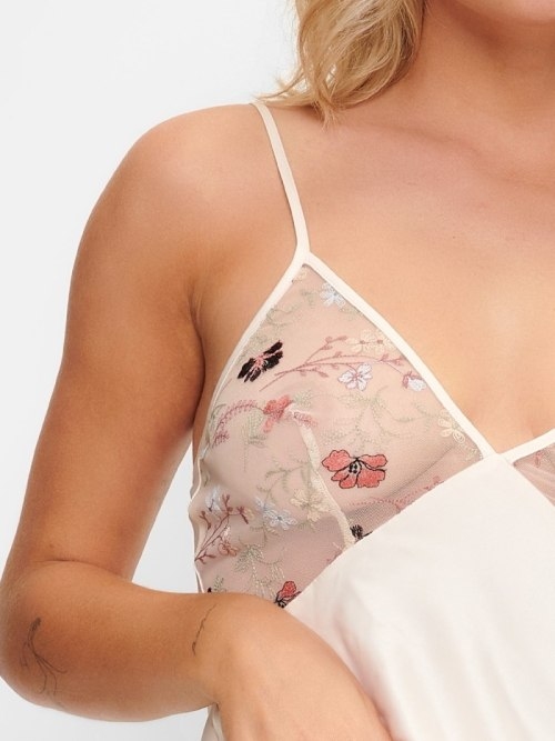 LingaDore Night Powder Puff beige slaapshirt