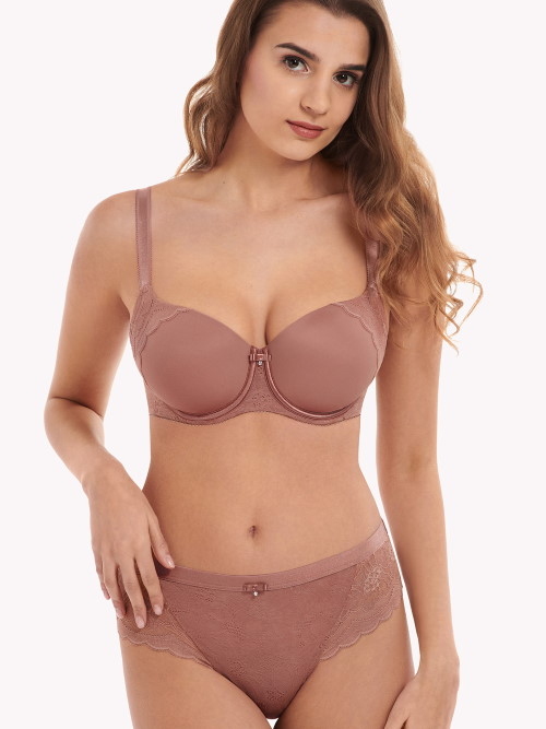 Lisca Evelyn cinnamon brazilian