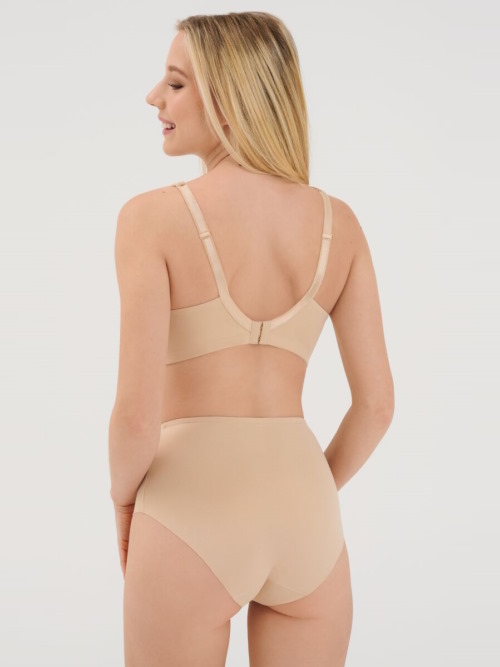 Lisca Jane powder high brief