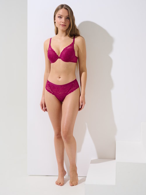 Lisca Evelyn fuchsia brazilian
