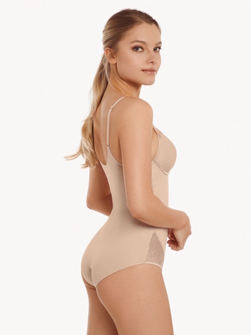 Lisca Ivonne powder body