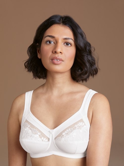 Anita Safina wit wireless bh