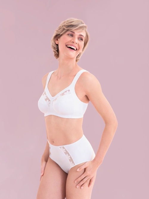 Anita Sophia wit high brief
