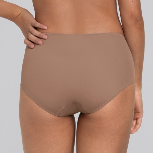 Anita Sophia  high brief