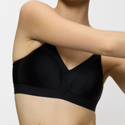 Triumph Triaction Wellness zwart sport bh