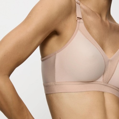Triumph Triaction Wellness beige sport bh