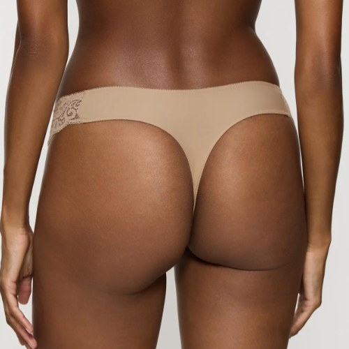 Triumph Amourette Spotlight powder string