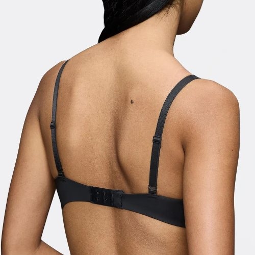 Triumph Body Make-Up Illusion Lace zwart voorgevormde bh