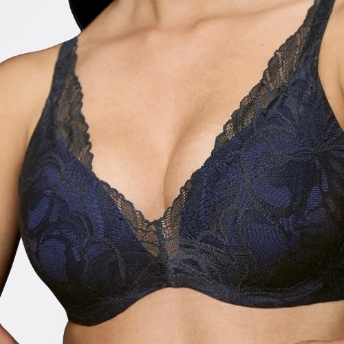 Triumph Body Make-Up Illusion Lace zwart voorgevormde bh