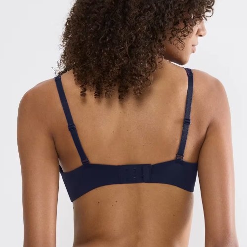 Triumph Body Make-Up Illusion Lace blauw voorgevormde bh