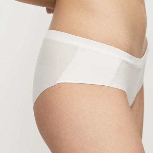 Triumph Body Make-Up Illusion Soft Touch ivoor short
