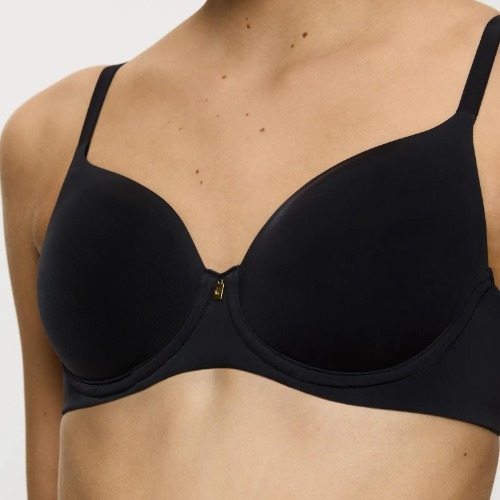 Triumph Body Make-Up Illusion Essentials zwart voorgevormde bh