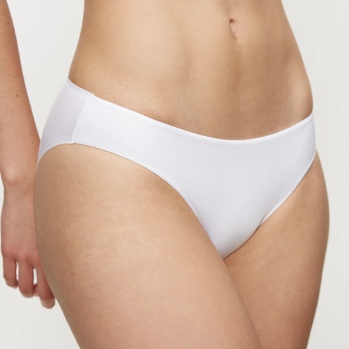 Triumph Body Make-Up Illusion Essentials wit slip