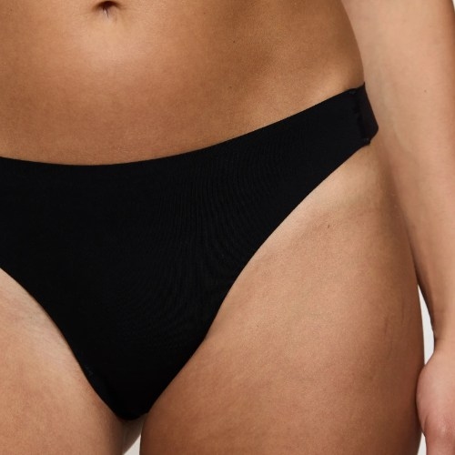 Triumph Smart Invisible zwart string
