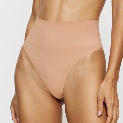 Triumph Soft Sculpt beige string