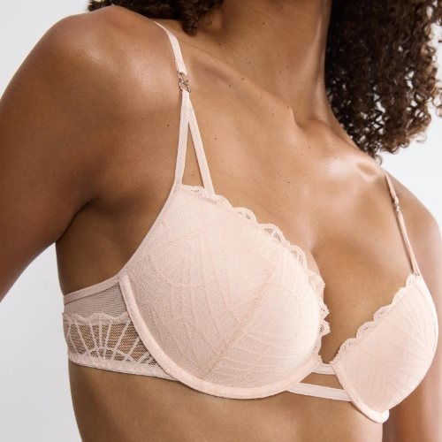 Triumph That Night In Vegas powder push up bh